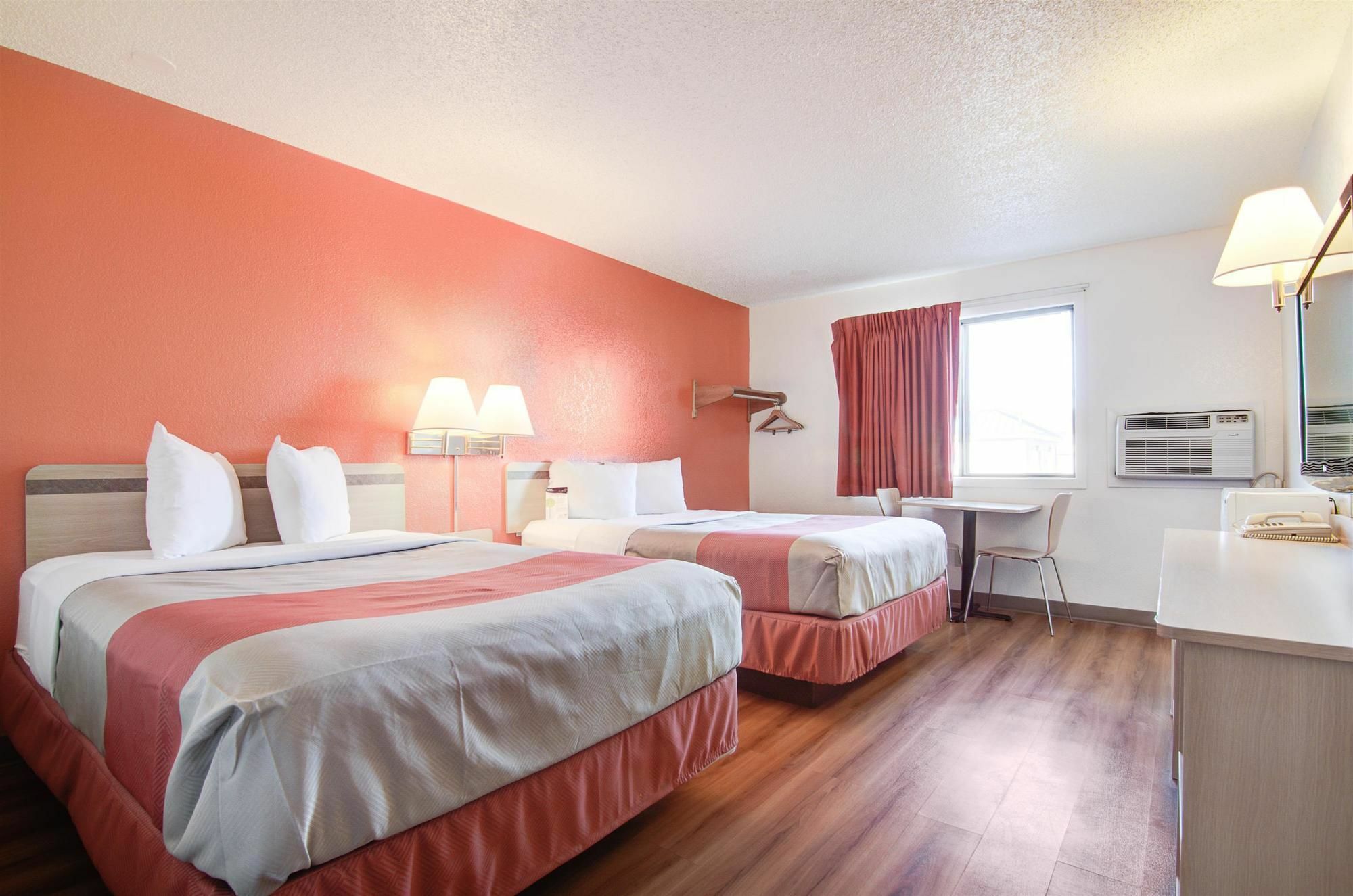 Motel 6-Colby, Ks Екстериор снимка