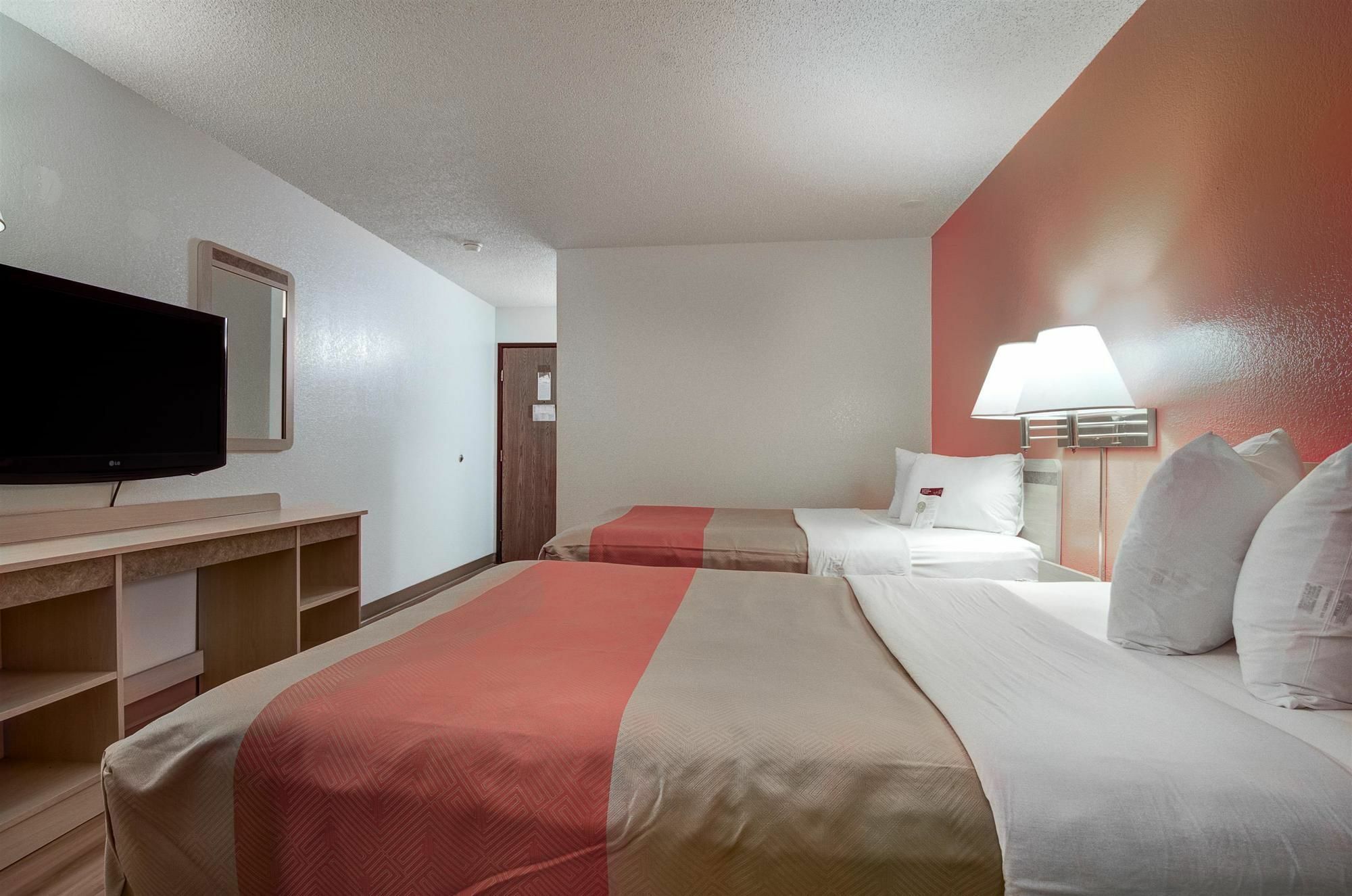 Motel 6-Colby, Ks Екстериор снимка