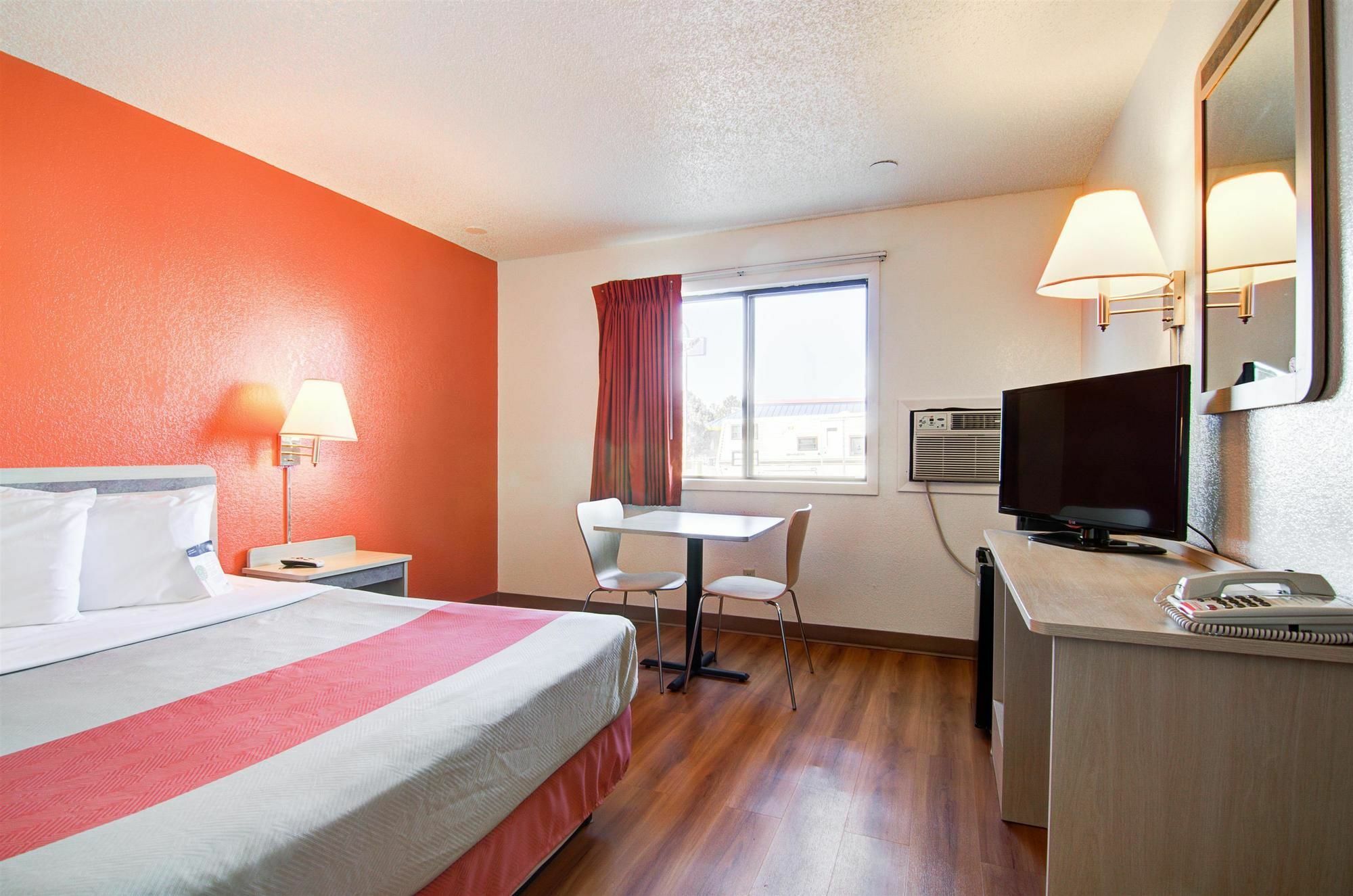 Motel 6-Colby, Ks Екстериор снимка