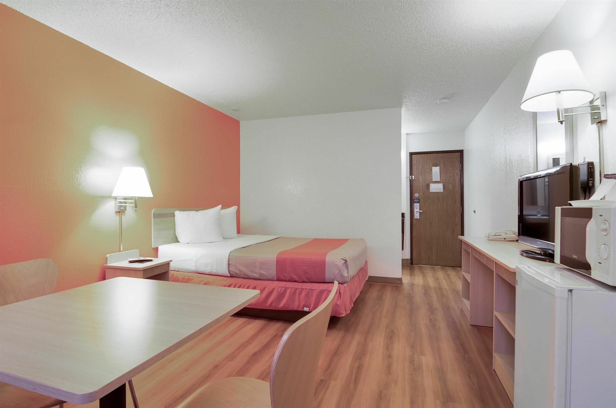 Motel 6-Colby, Ks Екстериор снимка